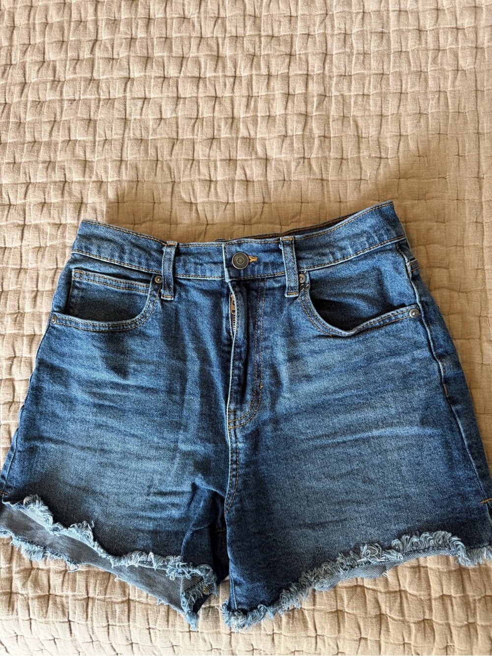 Celebrity Pink High Rise Frayed Hem Denim Shorts Dark Wash Size 5/27